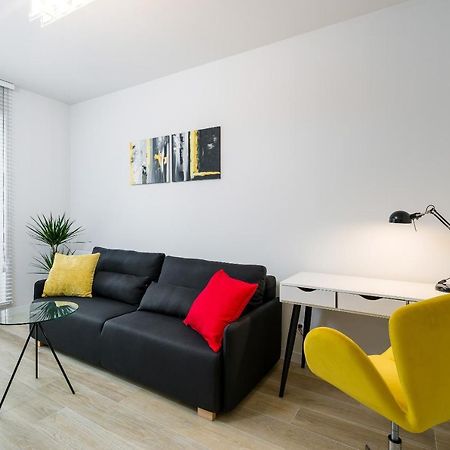 Apartments Poznan Fabryczna By Renters Bagian luar foto