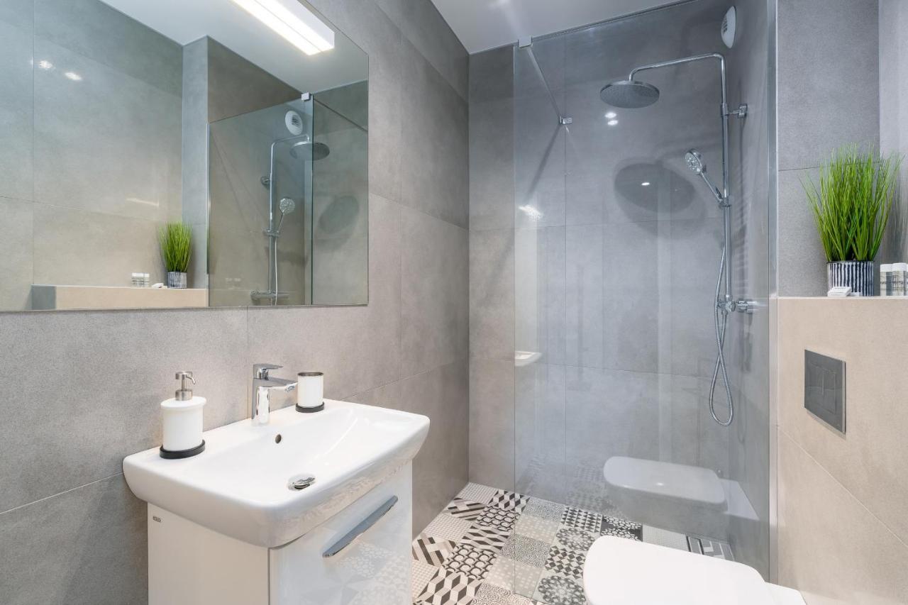 Apartments Poznan Fabryczna By Renters Bagian luar foto